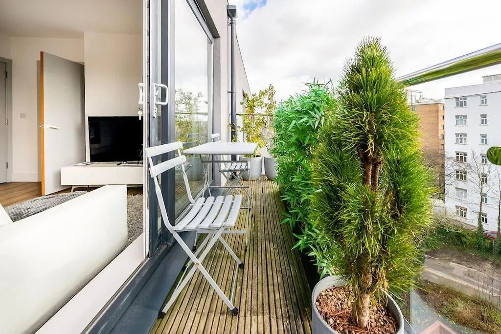 Central Bournemouth Apartment, Balcony, Free Parking-1