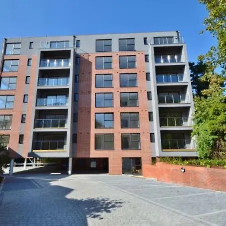 Central Bournemouth Apartment, Balcony, Free Parking-3